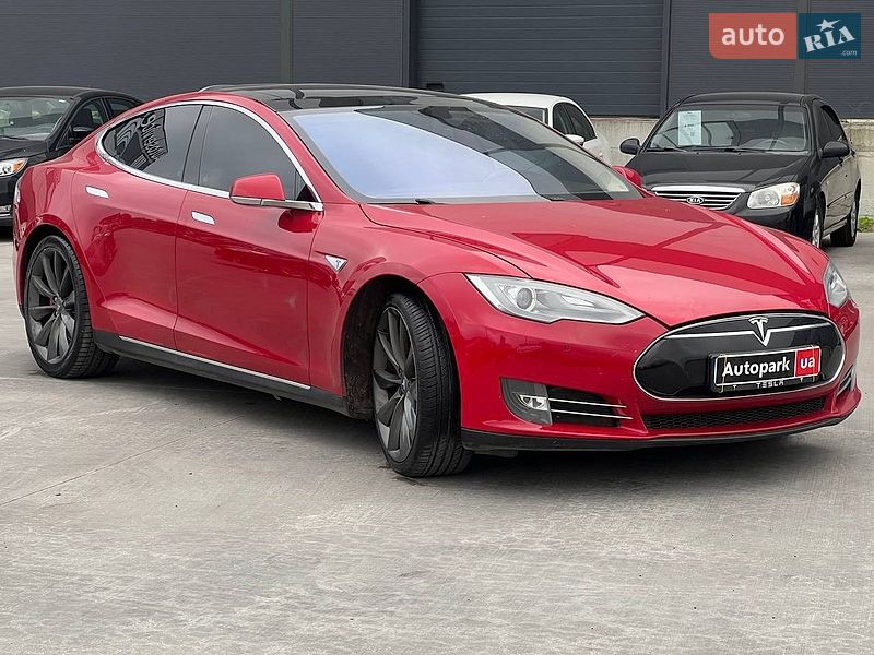 Лифтбек Tesla Model S 2013 в Львове