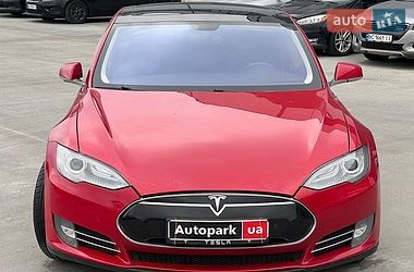 Лифтбек Tesla Model S 2013 в Львове