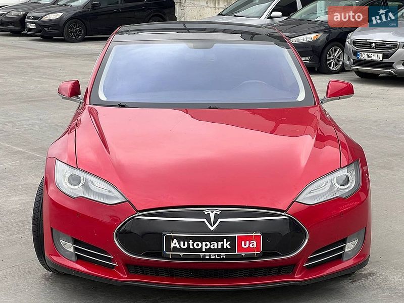 Лифтбек Tesla Model S 2013 в Львове