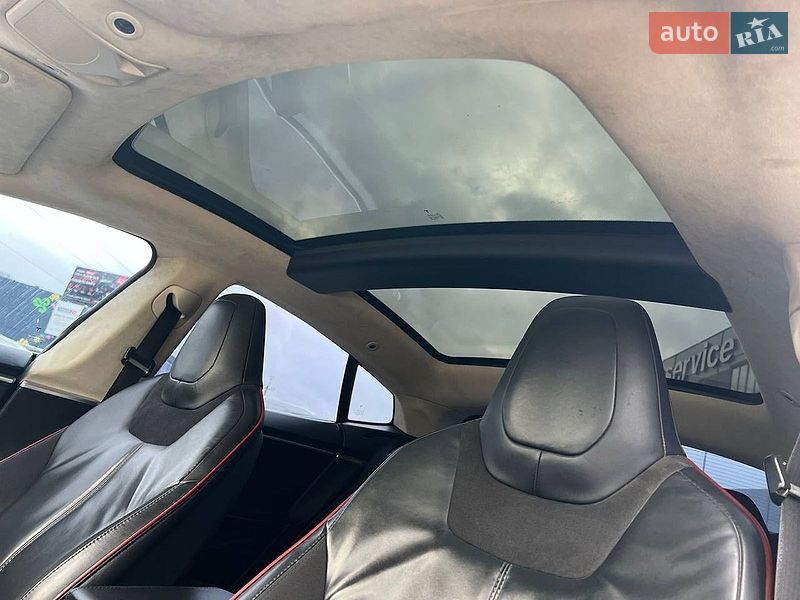 Лифтбек Tesla Model S 2013 в Львове