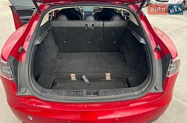 Лифтбек Tesla Model S 2013 в Львове