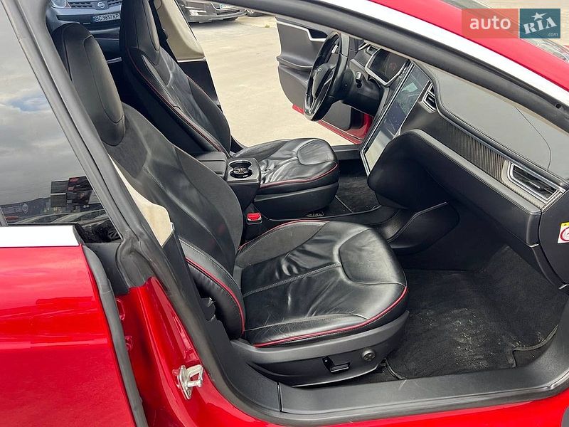 Лифтбек Tesla Model S 2013 в Львове