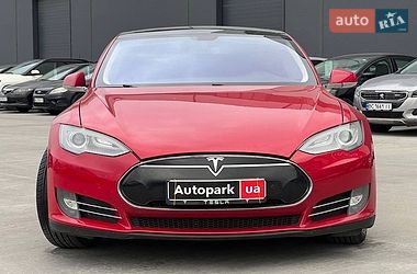 Лифтбек Tesla Model S 2013 в Львове