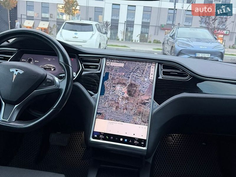 Лифтбек Tesla Model S 2017 в Ровно