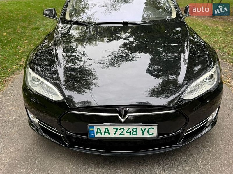Tesla Model S 2013