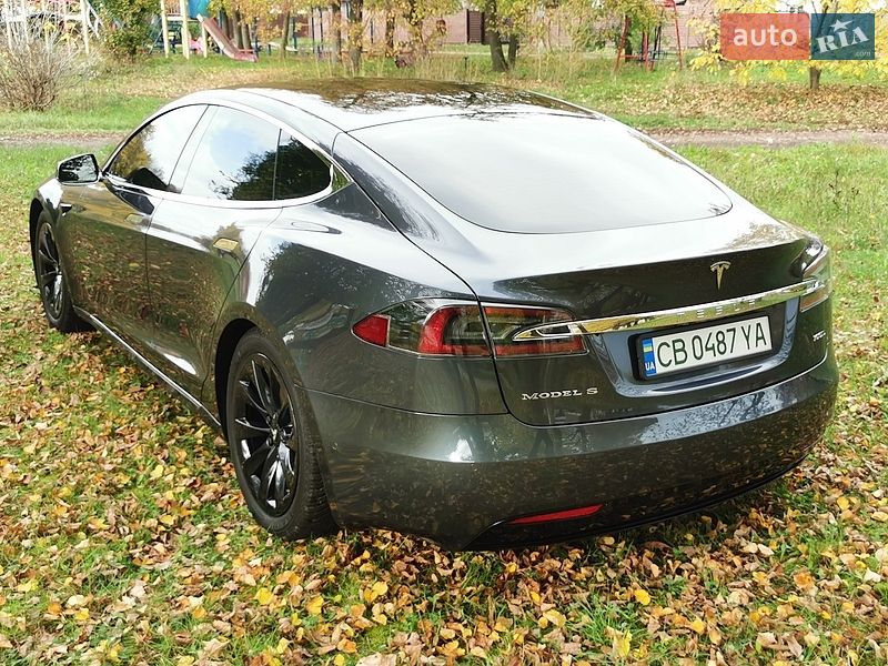 Лифтбек Tesla Model S 2018 в Прилуках