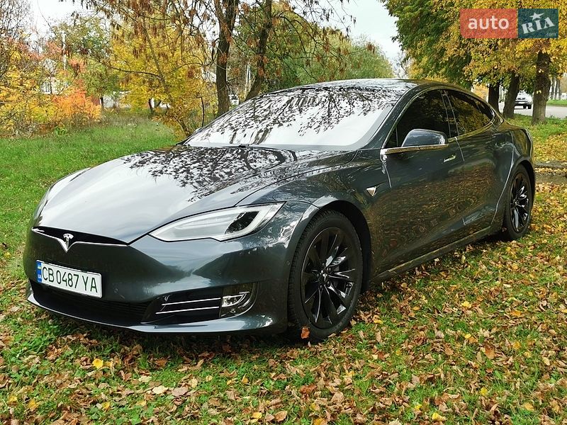 Лифтбек Tesla Model S 2018 в Прилуках