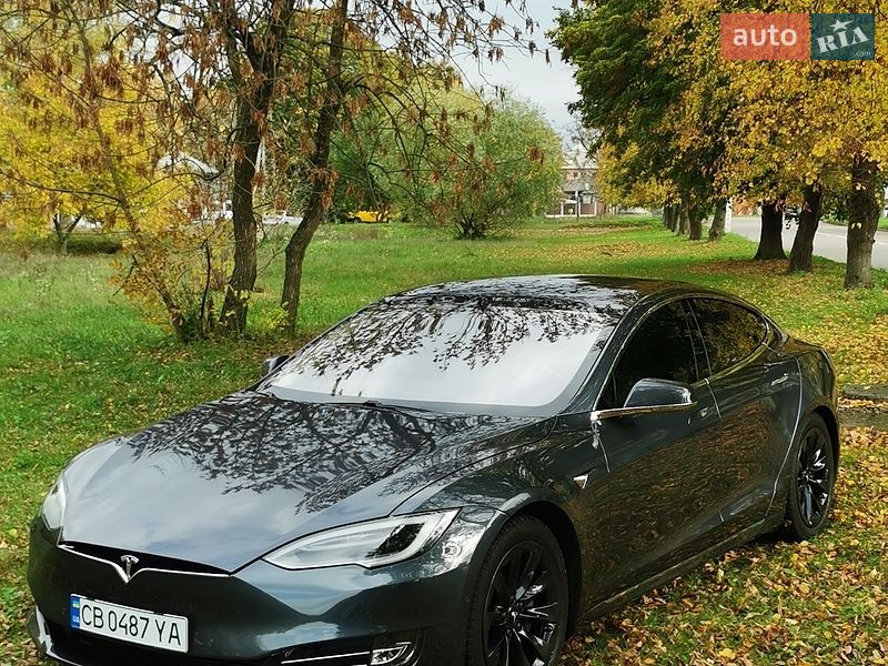 Лифтбек Tesla Model S 2018 в Прилуках