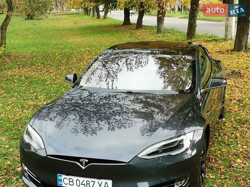 Лифтбек Tesla Model S 2018 в Прилуках