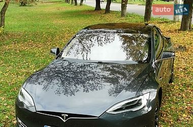 Tesla Model S 2018