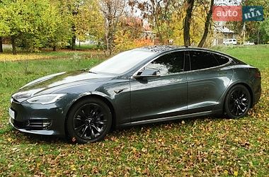 Лифтбек Tesla Model S 2018 в Прилуках