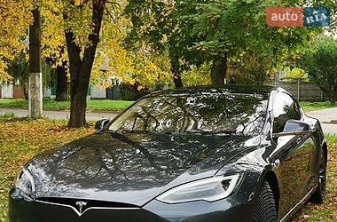 Лифтбек Tesla Model S 2018 в Прилуках