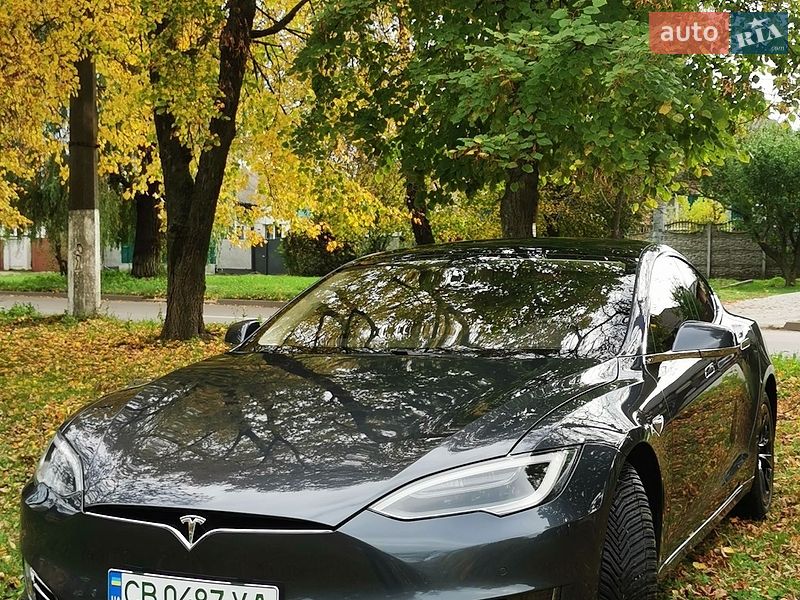 Лифтбек Tesla Model S 2018 в Прилуках