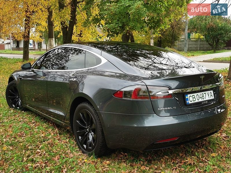 Лифтбек Tesla Model S 2018 в Прилуках