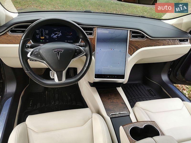 Лифтбек Tesla Model S 2018 в Прилуках