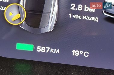 Лифтбек Tesla Model S 2018 в Прилуках