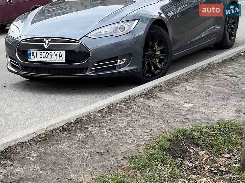 Tesla Model S 2013