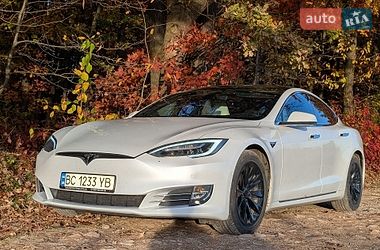 Tesla Model S  2019