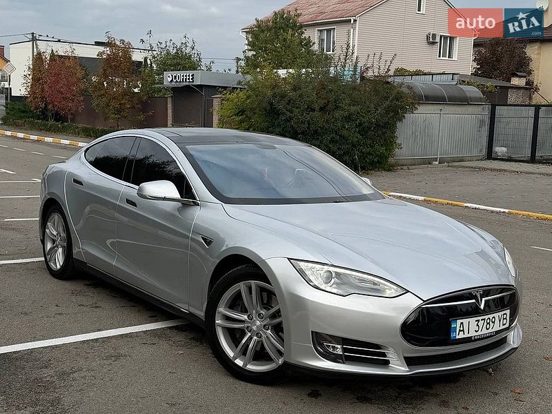 Tesla Model S 2013