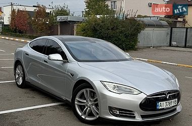 Tesla Model S 2013