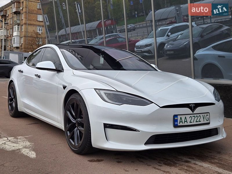 Tesla Model S 2023