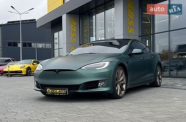 Лифтбек Tesla Model S 2018 в Львове