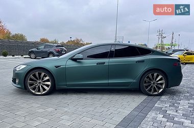 Лифтбек Tesla Model S 2018 в Львове