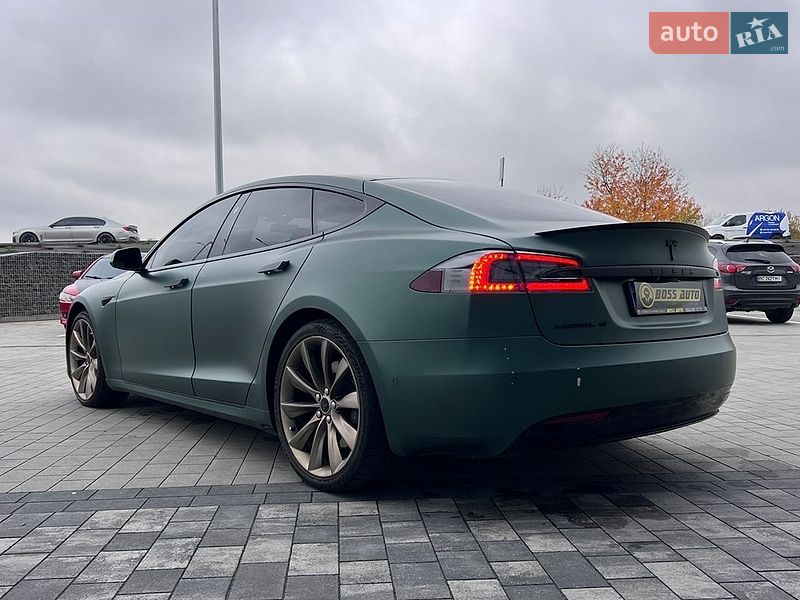 Лифтбек Tesla Model S 2018 в Львове