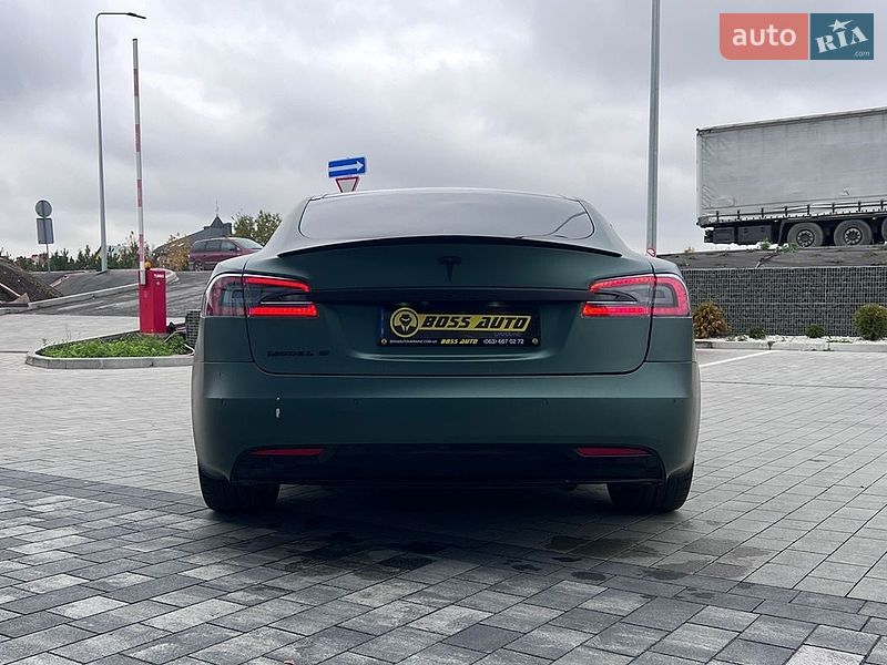 Лифтбек Tesla Model S 2018 в Львове