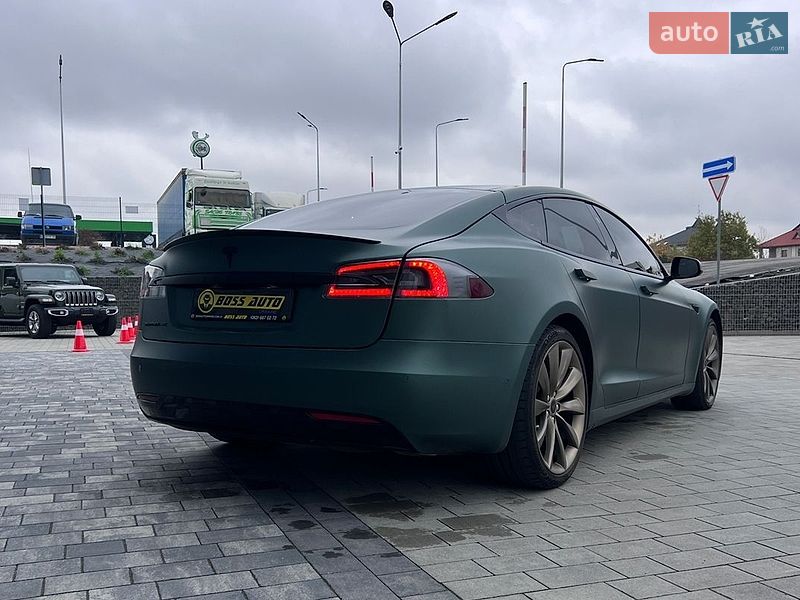 Лифтбек Tesla Model S 2018 в Львове