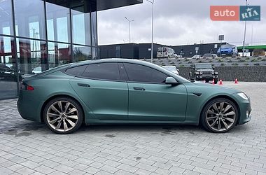 Лифтбек Tesla Model S 2018 в Львове
