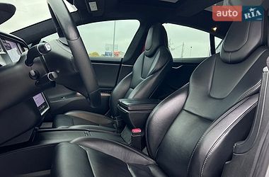 Лифтбек Tesla Model S 2018 в Львове