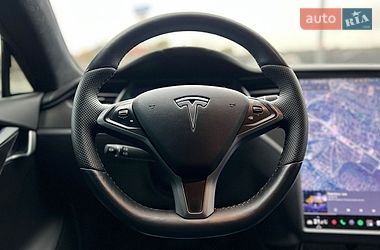 Лифтбек Tesla Model S 2018 в Львове