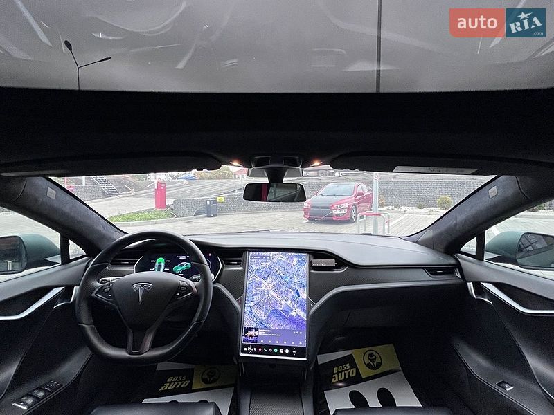 Лифтбек Tesla Model S 2018 в Львове