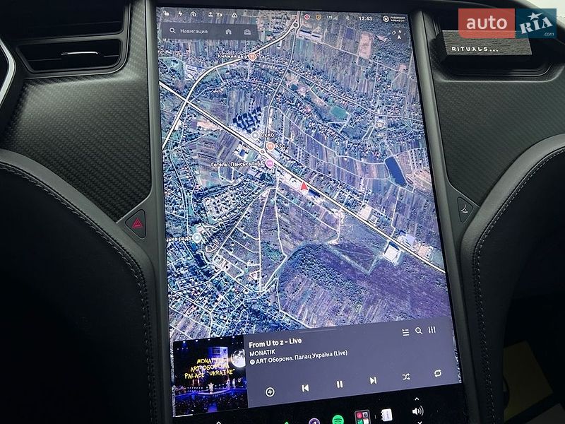 Лифтбек Tesla Model S 2018 в Львове