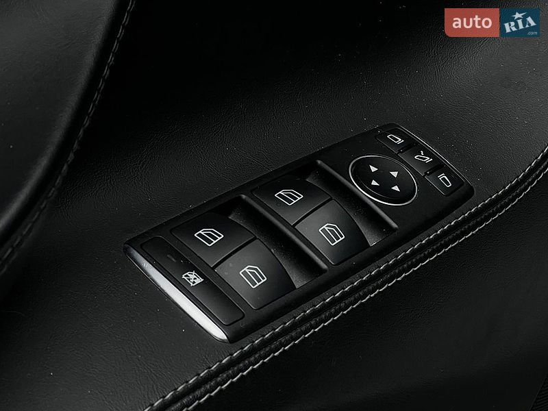 Лифтбек Tesla Model S 2018 в Львове