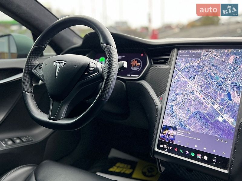 Лифтбек Tesla Model S 2018 в Львове