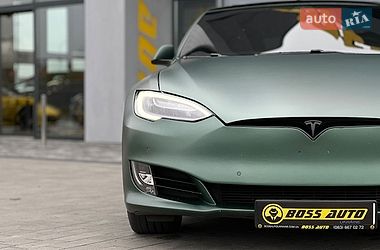 Лифтбек Tesla Model S 2018 в Львове