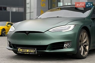 Лифтбек Tesla Model S 2018 в Львове