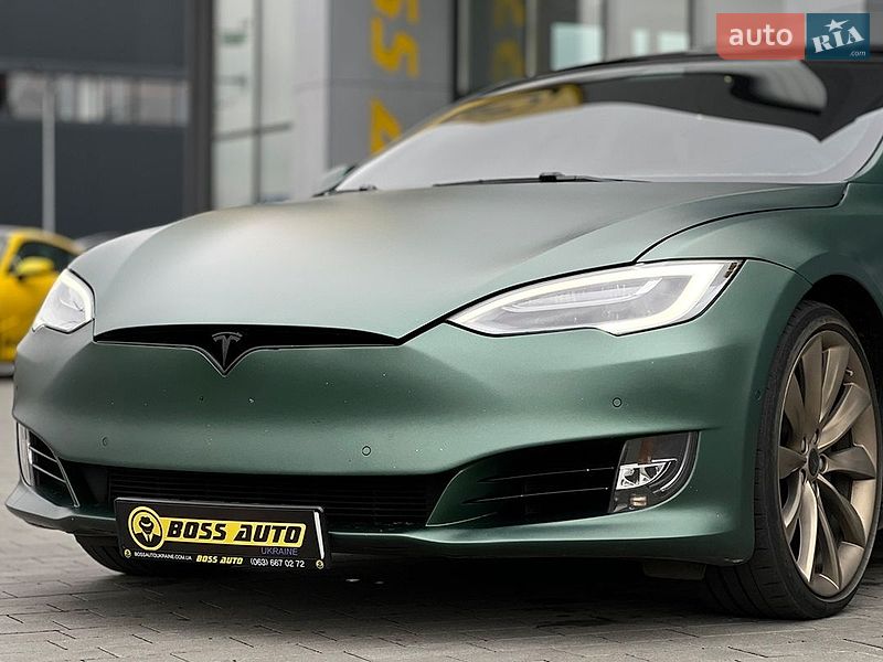 Лифтбек Tesla Model S 2018 в Львове