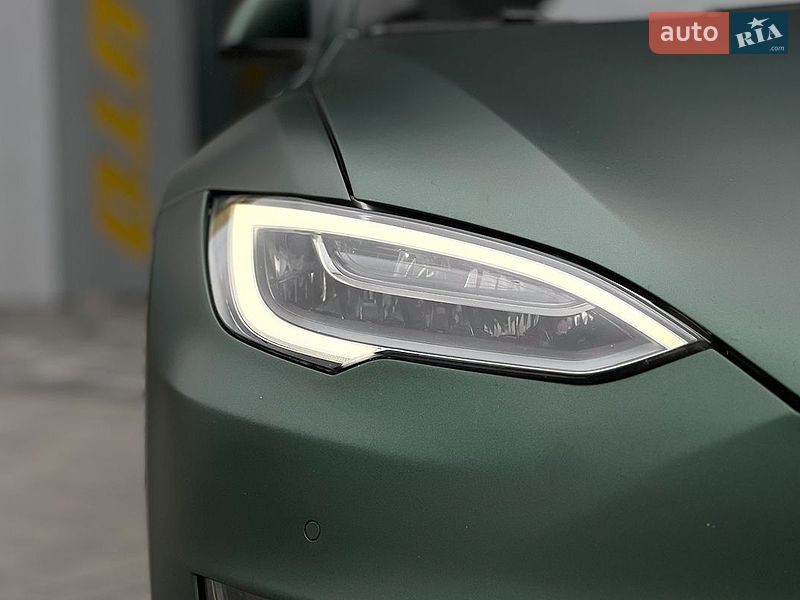 Лифтбек Tesla Model S 2018 в Львове