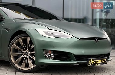 Лифтбек Tesla Model S 2018 в Львове
