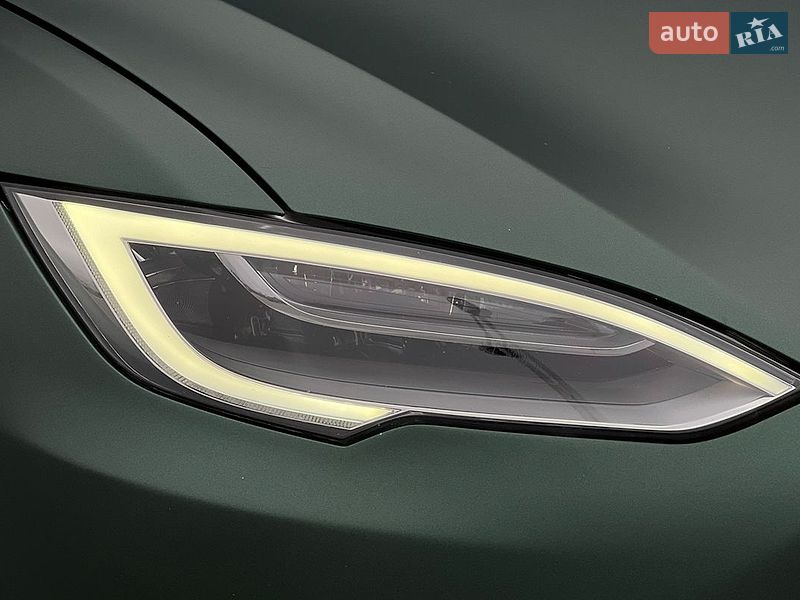 Лифтбек Tesla Model S 2018 в Львове