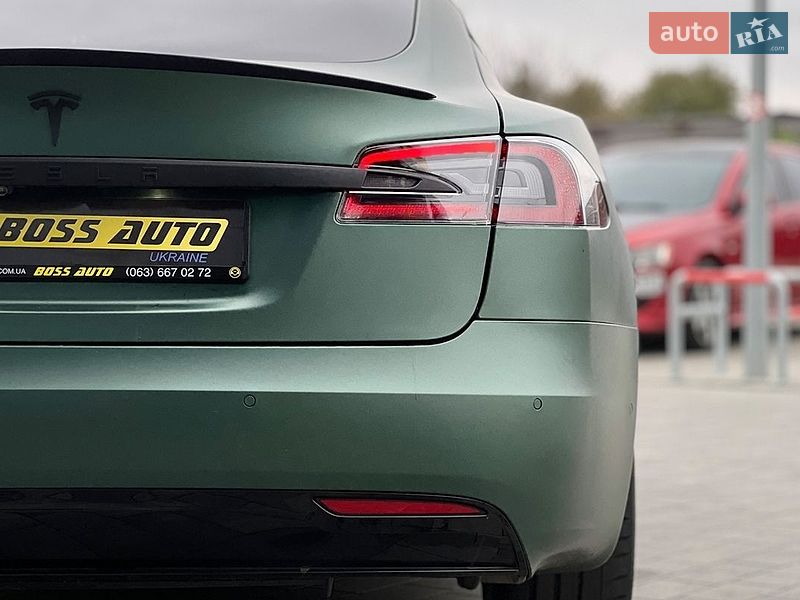 Лифтбек Tesla Model S 2018 в Львове