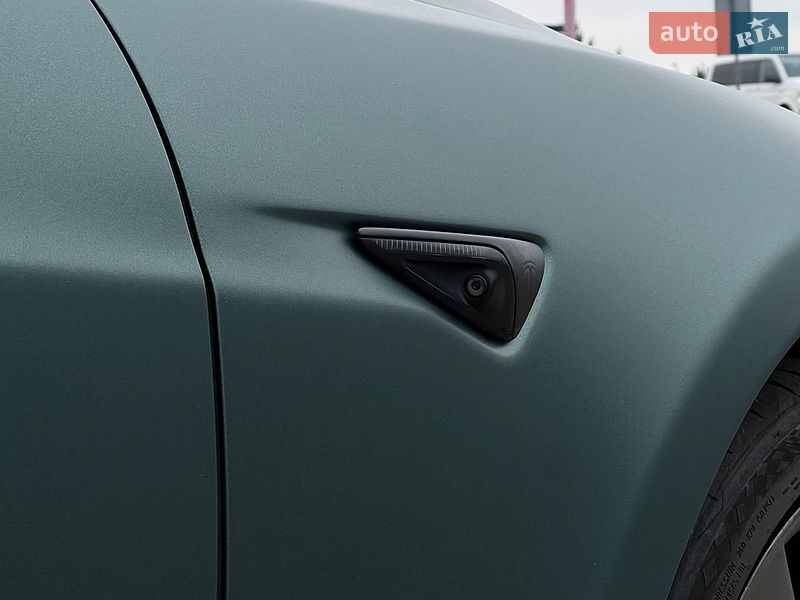 Лифтбек Tesla Model S 2018 в Львове