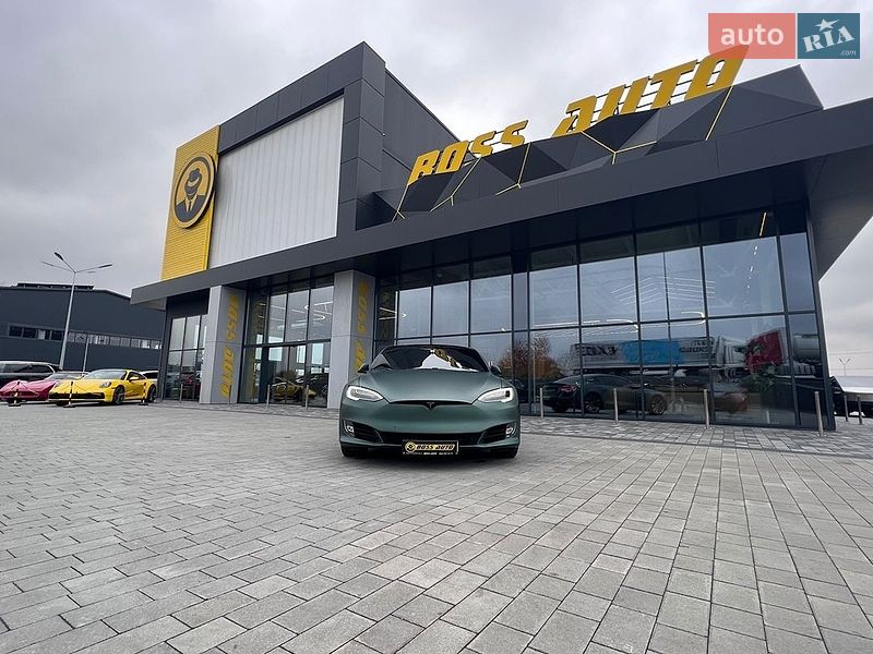 Лифтбек Tesla Model S 2018 в Львове