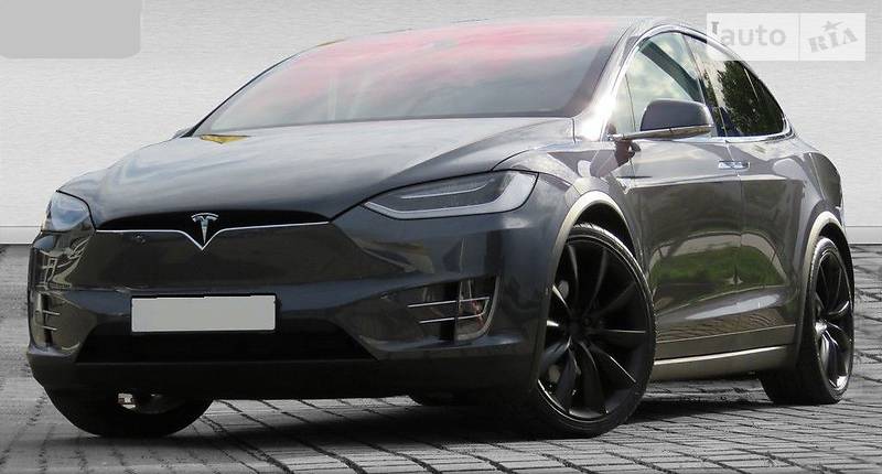 Tesla Model X 2016 року