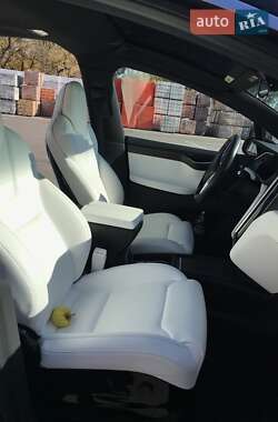 Позашляховик / Кросовер Tesla Model X 2016 в Києві фото 7 Позашляховик / Кросовер Tesla Model X 2016 в Києві