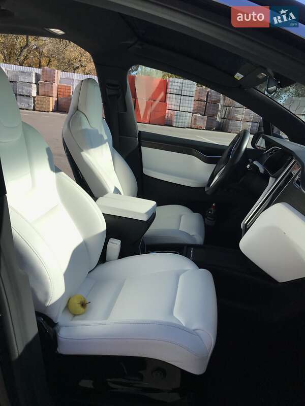 Позашляховик / Кросовер Tesla Model X 2016 в Києві фото 7 Позашляховик / Кросовер Tesla Model X 2016 в Києві