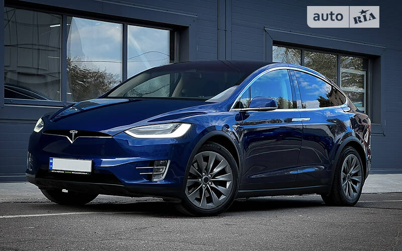 Tesla Model X 2019